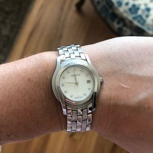 Gucci woman’s 5500 watch diamond dial